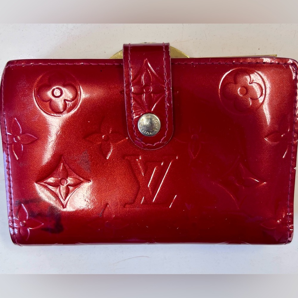 Louis Vuitton Vernis Kiss lock Wallet
